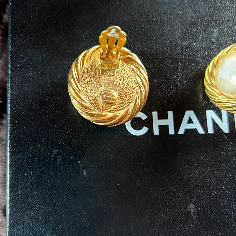 Vintage Chanel Clips(Authentic)